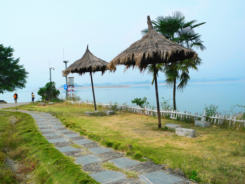 桂林市灵川县松湖星月岛度假村