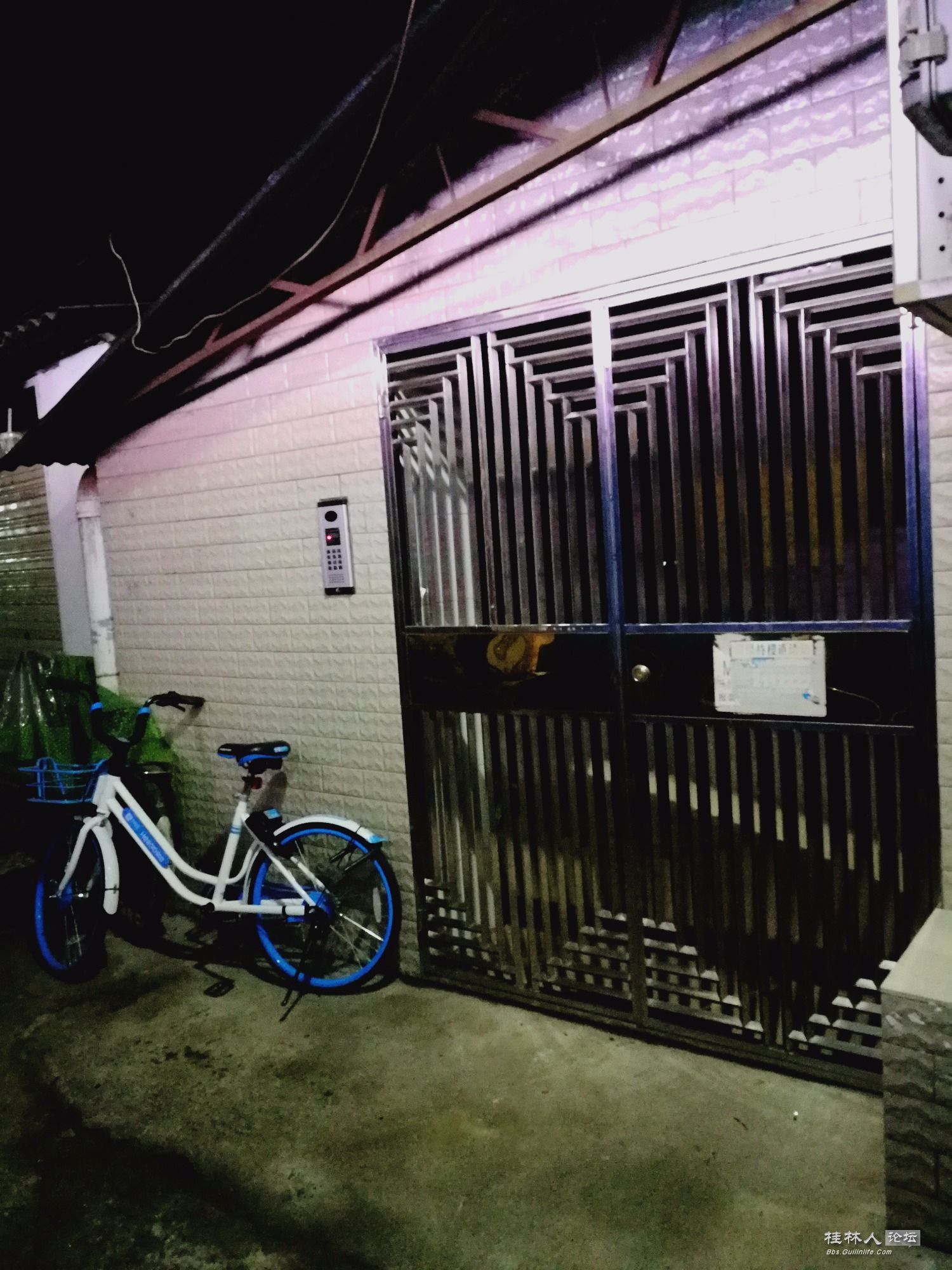 小蓝车都有人锁 - 桂林新闻报料 桂林人论坛