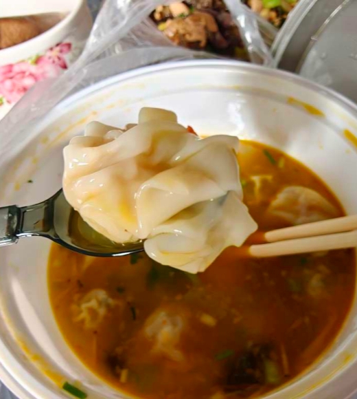 在桂林，馄饨也能有贵州风味的了