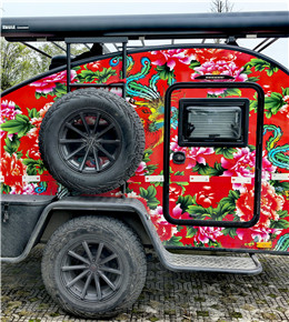 山水公园看见迷你版房车