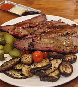 市中心好吃的美式烟熏牛肉