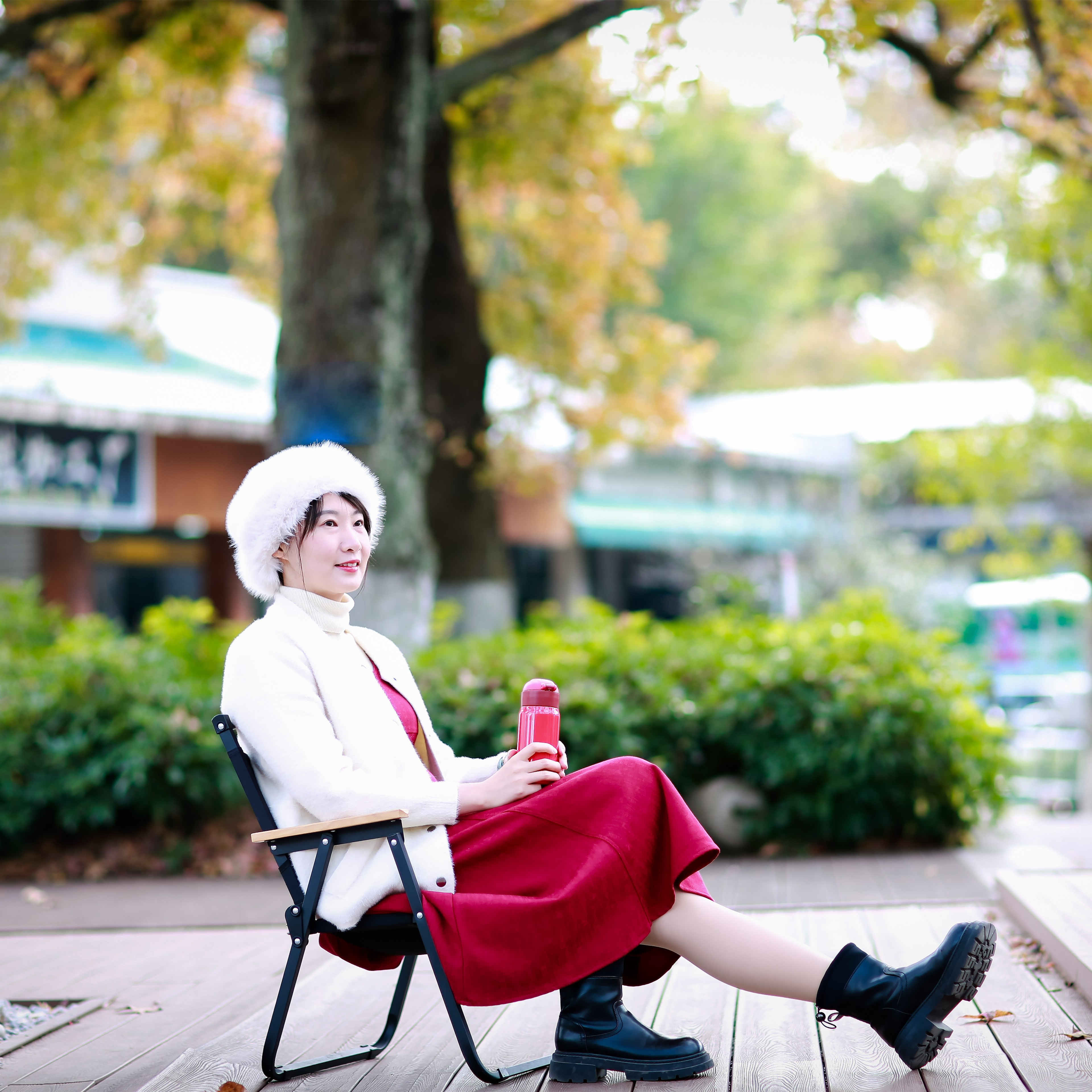 坐看云卷云舒，静听花开花落