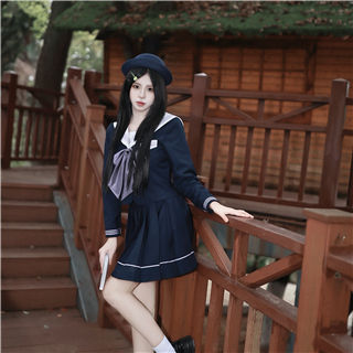 误入林间小木屋