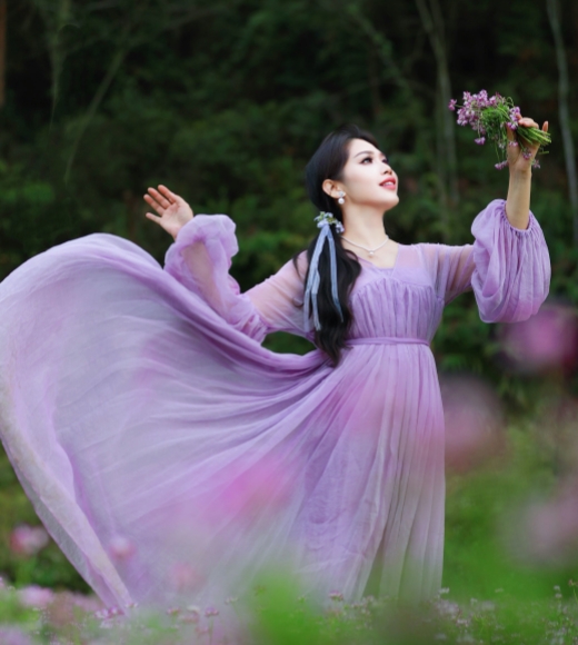 误入紫色秘境，把春天揉进温柔风里