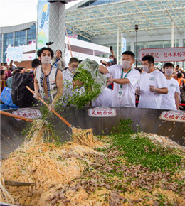 潮动三月三，一碗米粉撬动一座城