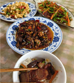 妯娌团结开饭馆，笑纳八方食客